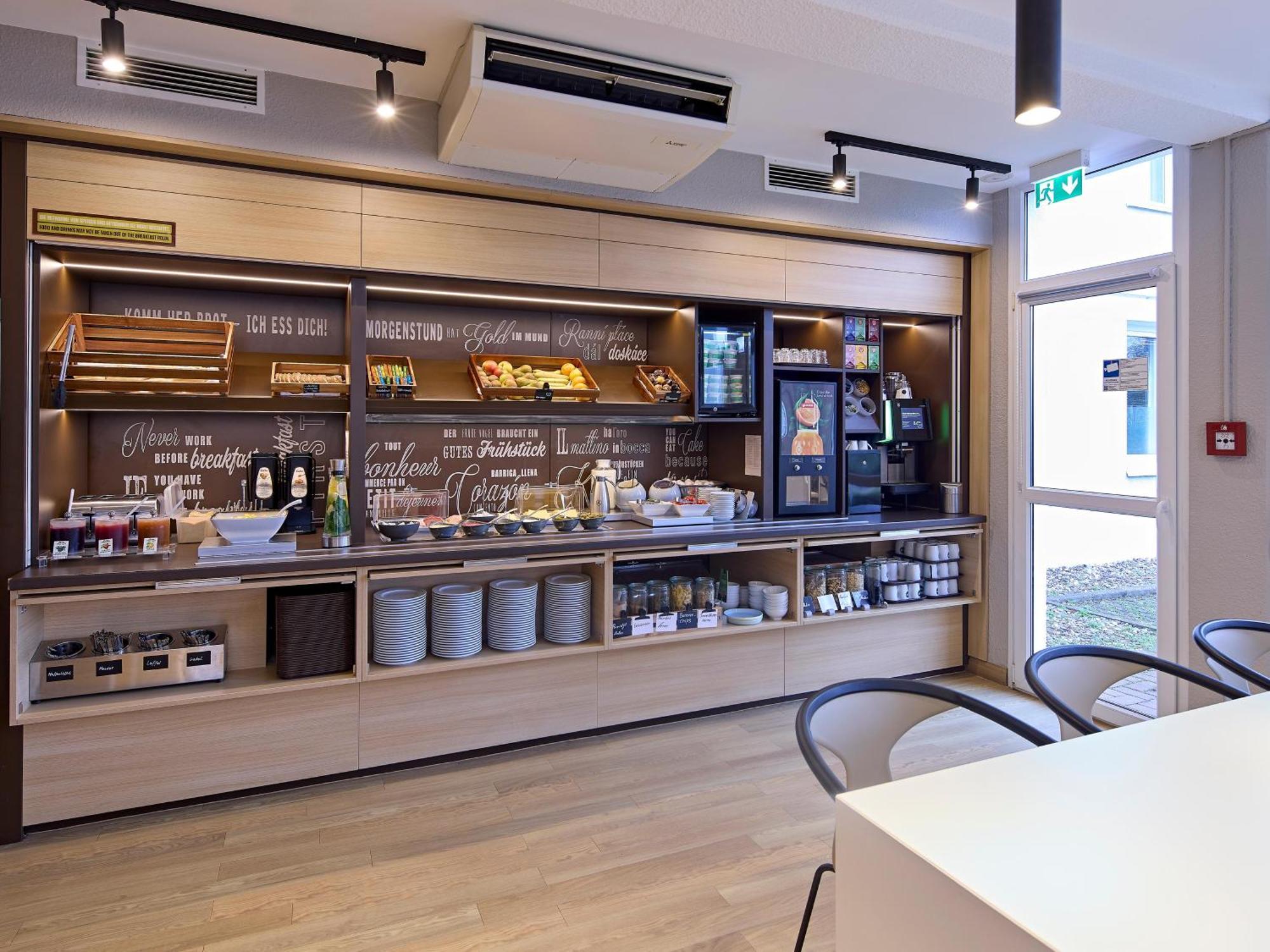 B&B Hotel Koeln-Airport Екстер'єр фото